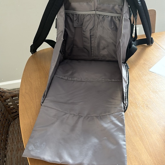 Dims: 12.5"W x 16"H x 7.25"D
Material: Nylon Weight: 3.3lbs - Picture 4 of 6